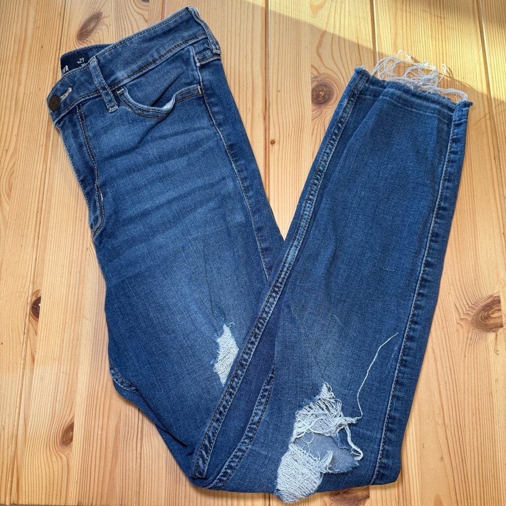 Hollister High Rise Super Skinny Crop Size 5R w27 L26 Blue Distressed